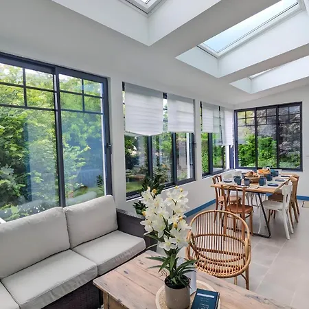 Des Jardins, Maison Familiale 14 Personnes Proche