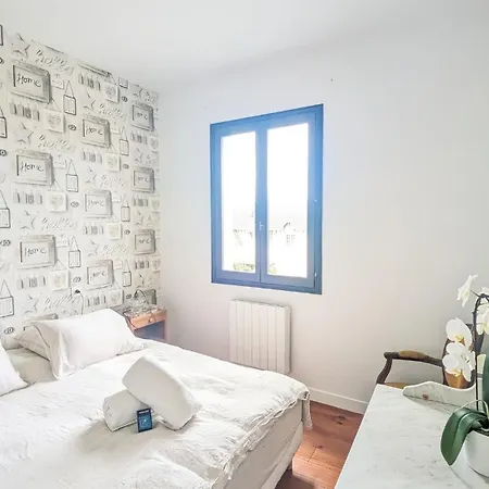 Des Jardins, Maison Familiale 14 Personnes Proche