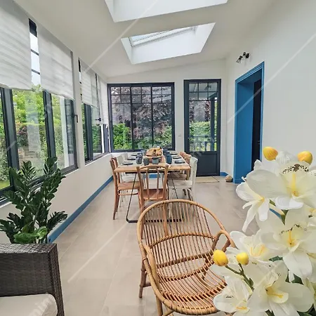 Des Jardins, Maison Familiale 14 Personnes Proche Holiday home