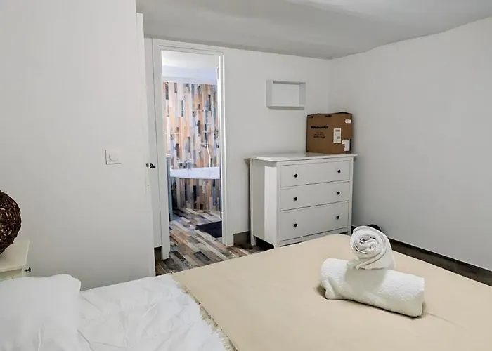 Semesterbostad Des Jardins, Maison Familiale 14 Personnes Proche