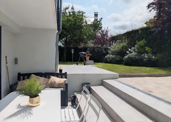 Des Jardins, Maison Familiale 14 Personnes Proche Semesterbostad