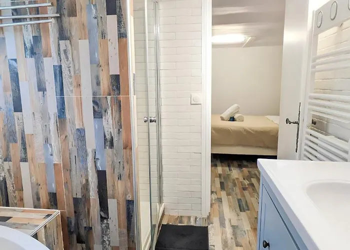 Des Jardins, Maison Familiale 14 Personnes Proche Semesterbostad *