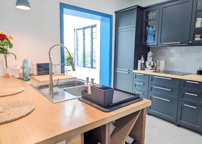 Des Jardins, Maison Familiale 14 Personnes Proche