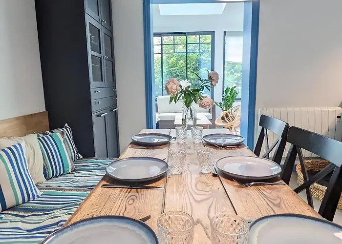 Des Jardins, Maison Familiale 14 Personnes Proche Semesterbostad *