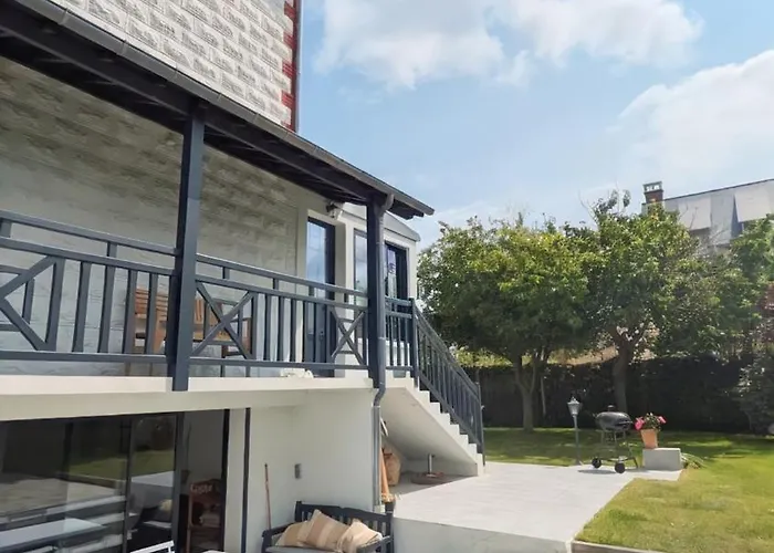 Des Jardins, Maison Familiale 14 Personnes Proche Semesterbostad *